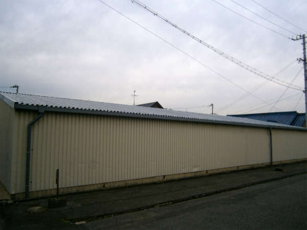 波型スレート屋根のカバー工法_05